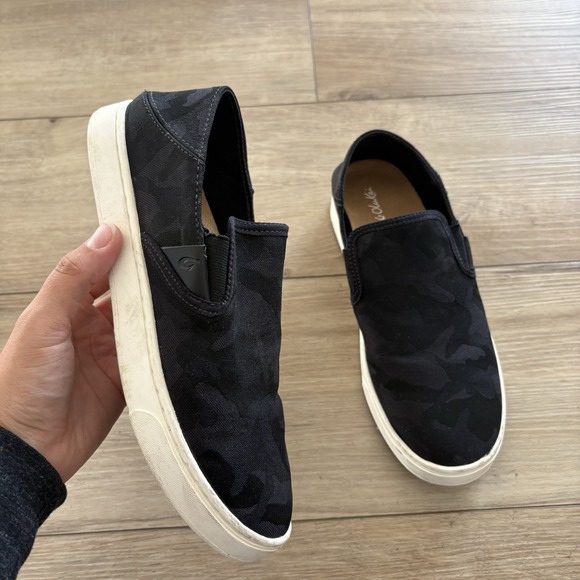 OluKai Shoes - OluKai Pehuea Pai Women's Size 7.5 Black Camo Casual Slip On Sneakers Shoes